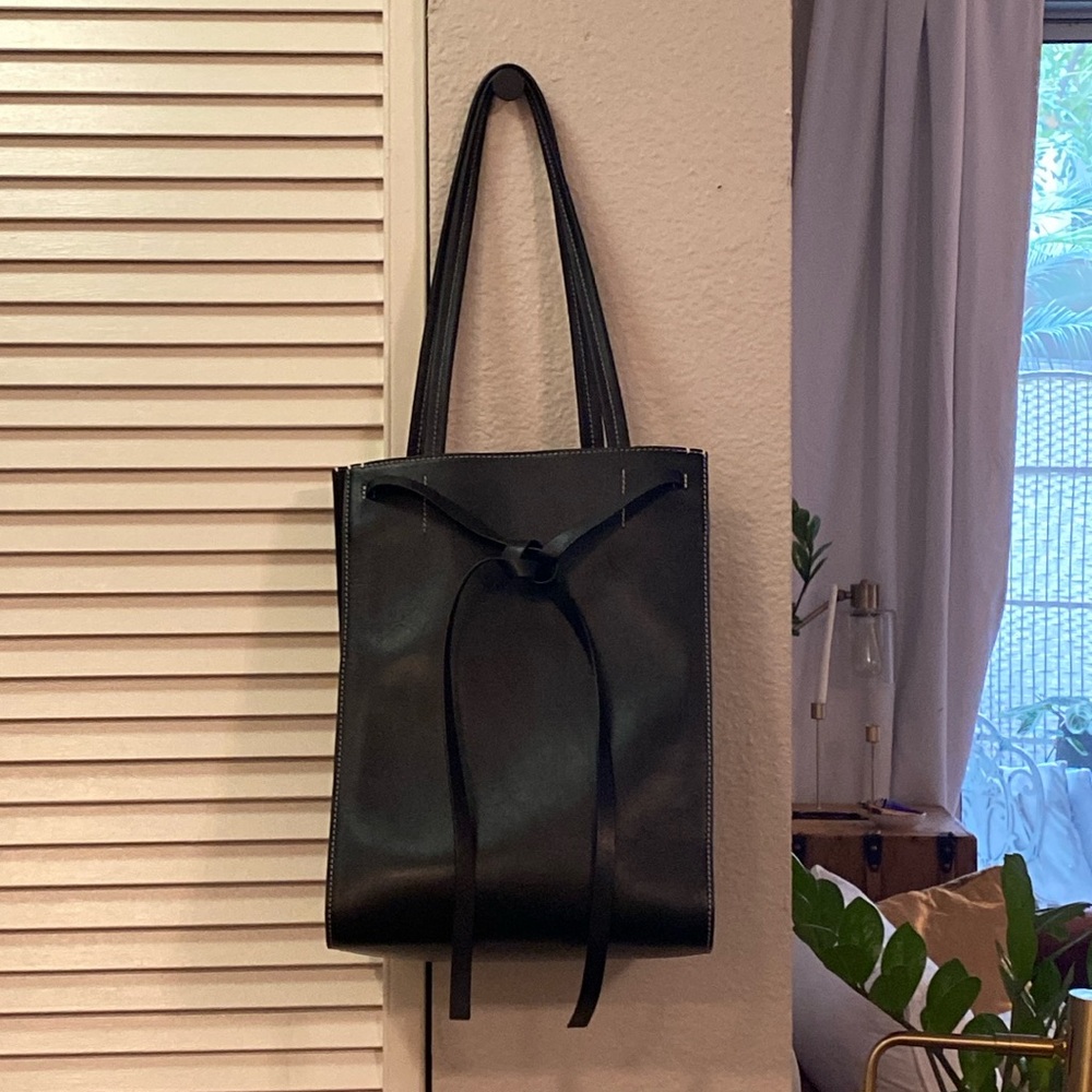 Vince real leather black purse. Brand new new, never worn.